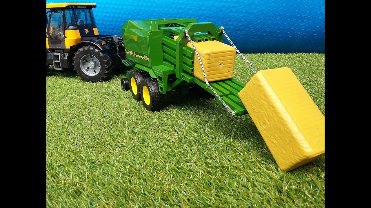 BRUDER Big bale press JOHN DEERE 690 [UNWRAPPING] 02017