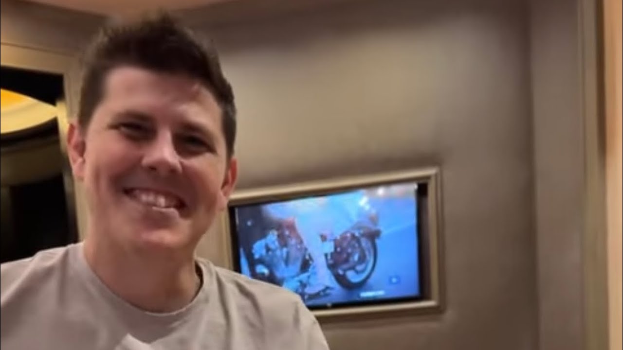 Vegaspaulyc is live!