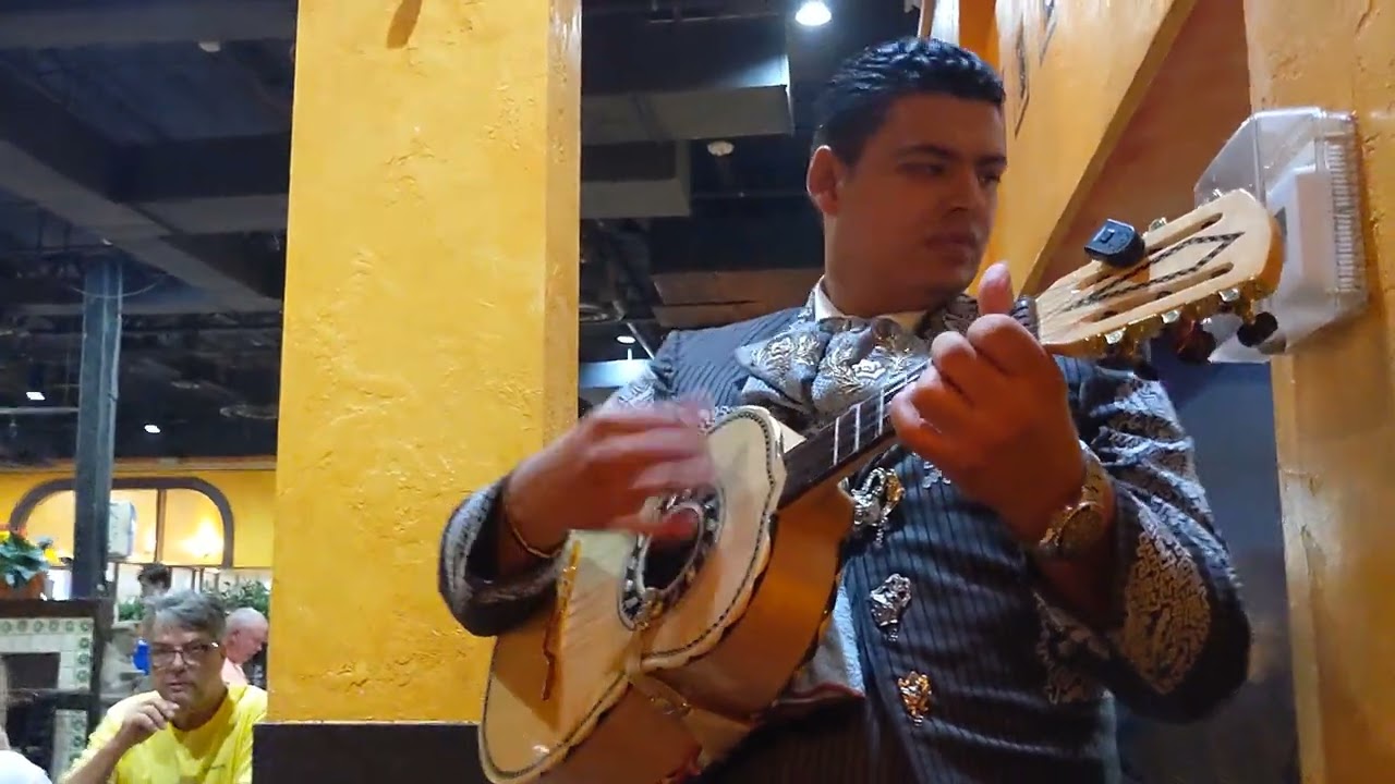 El Sinaloense - Mariachi Monarcas de Mexico: Galveston 1 (7-16-2023) @SalsasRestaurant