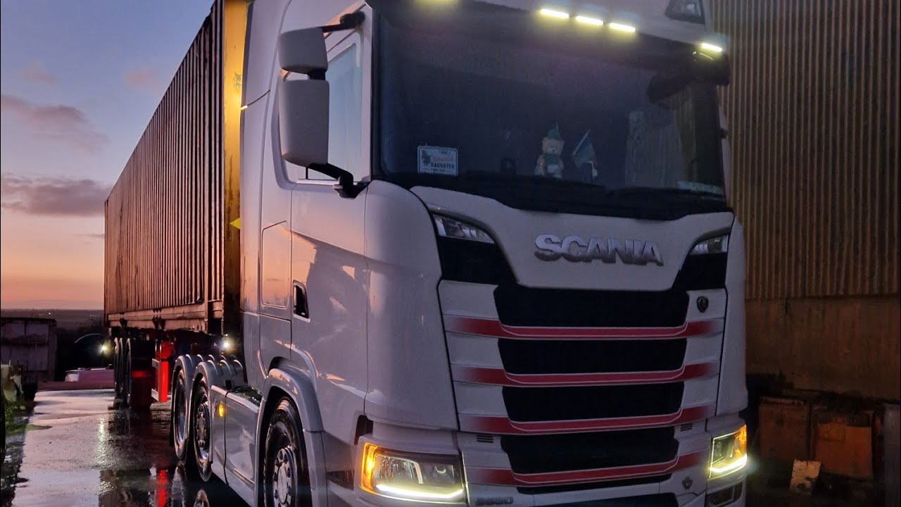 Picking up a container and a load of cement. #scania #trucking #container