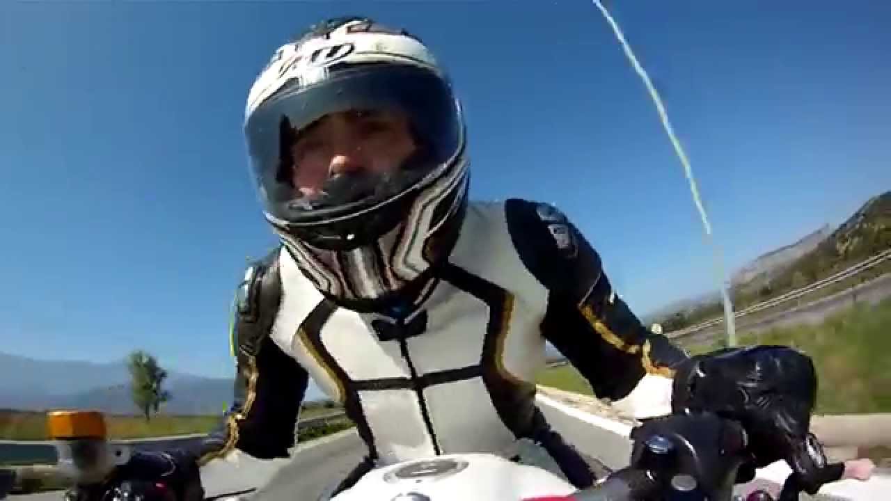 Fz1 vs Gsx-R 750 ...