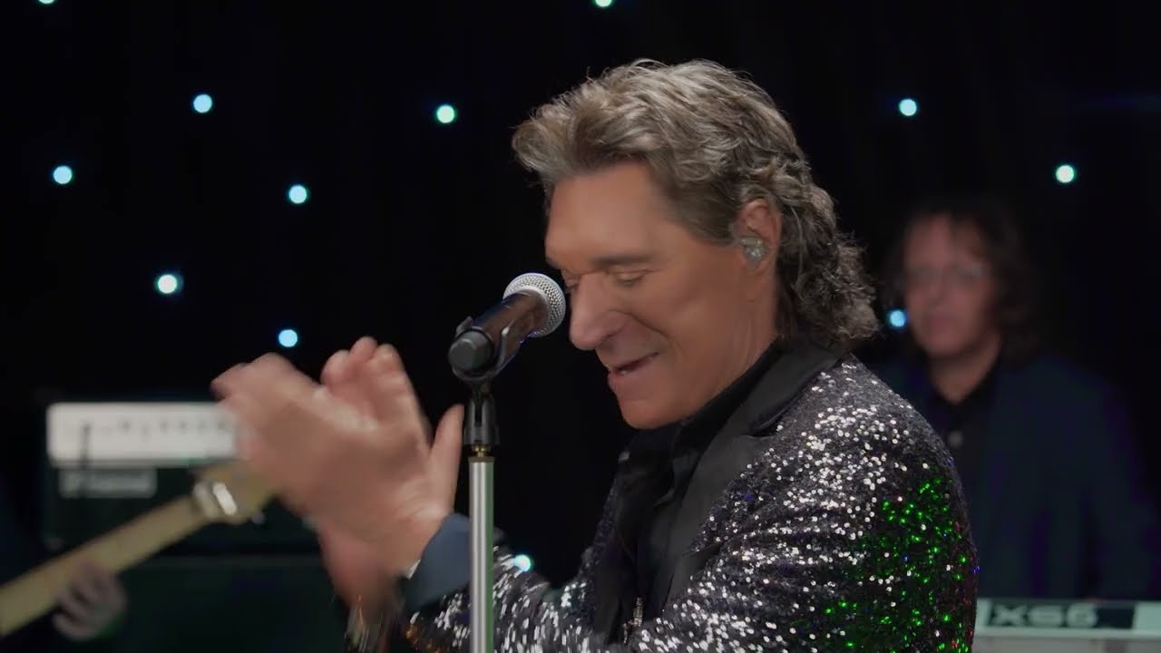 Jasmin Stavros - Neka je šarala (Live From CR Studio)