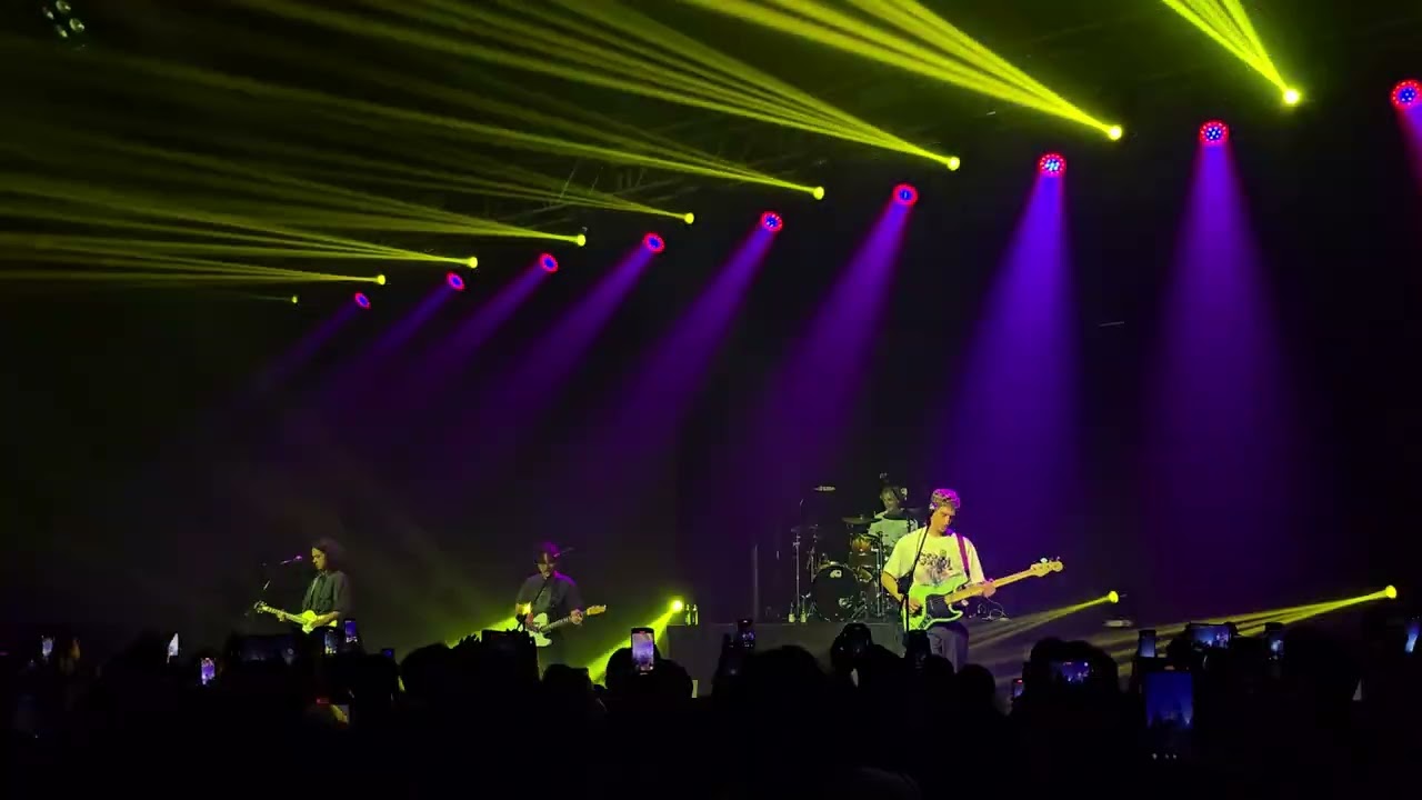 Last Dinosaurs - Wurl (Live in Manila)