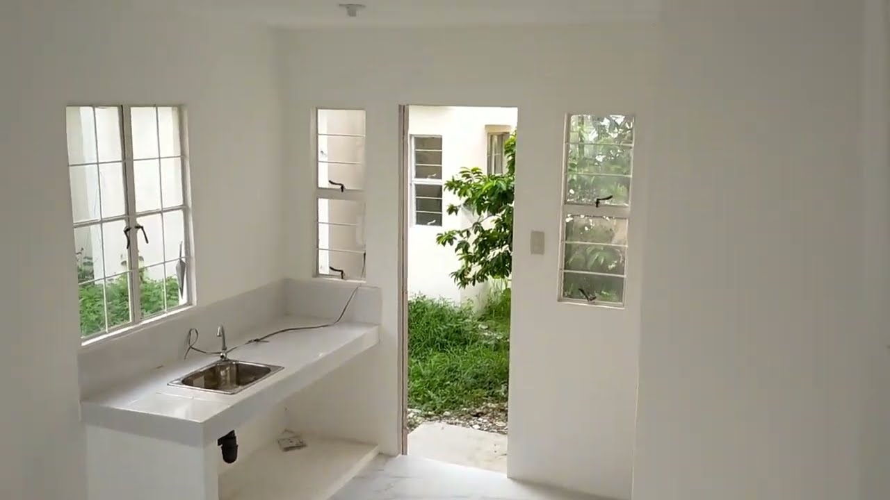 4D Danessa Sample Furnished White & Gray Marble Finish Tiles w/ Drop Ceiling