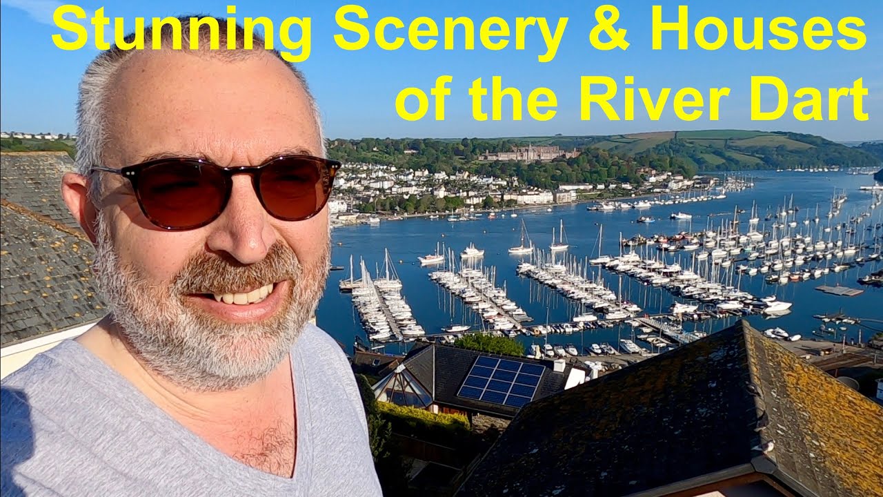 Stunning scenery & Houses of the River Dart