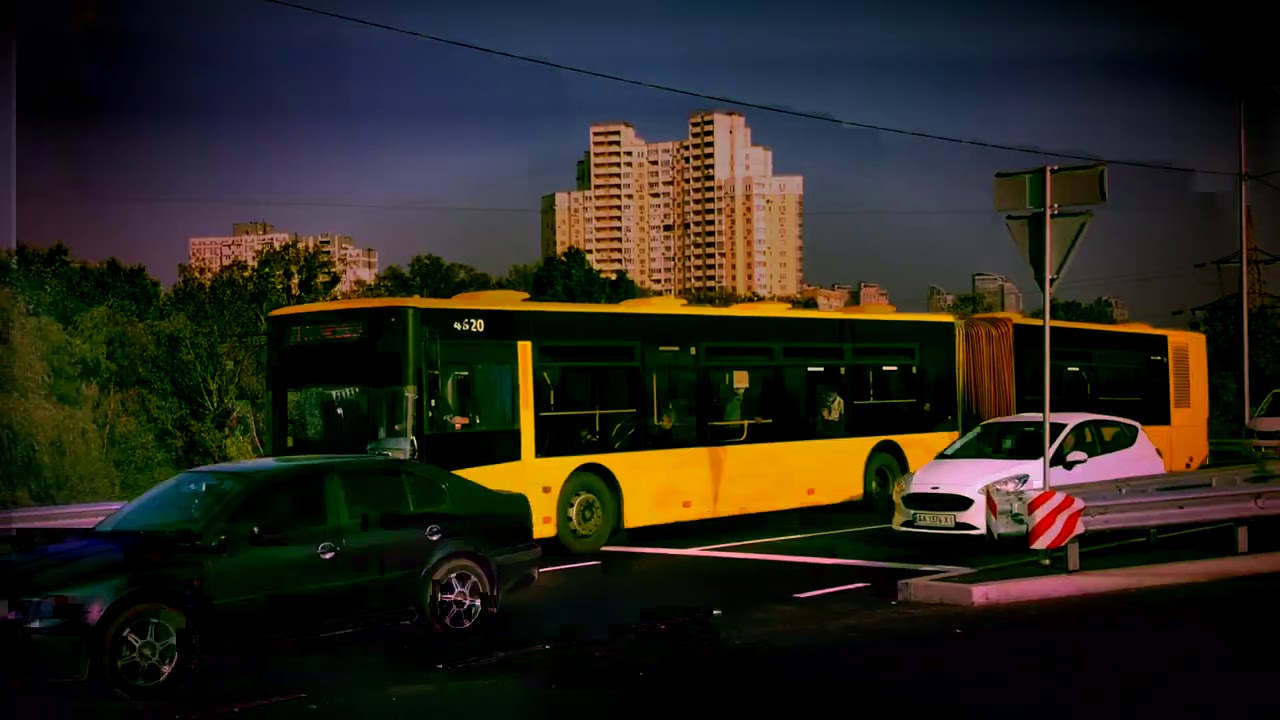 Українські автобуси ХХІ століття «ЛАЗи» у Києві