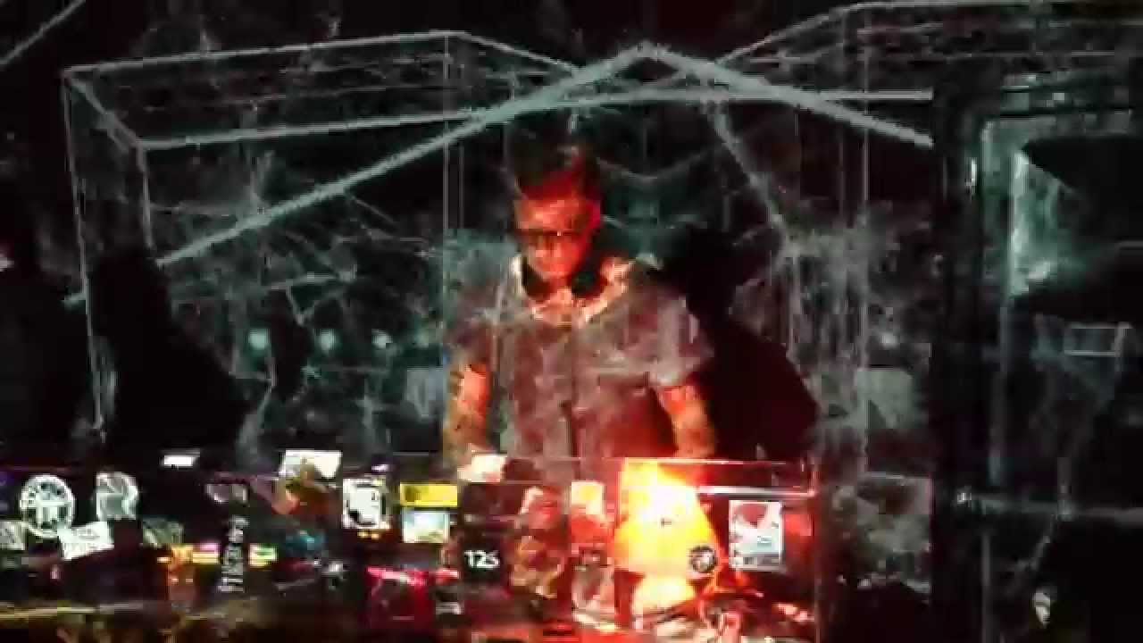 Paryss play Neon Vibe @ Red Light, Gdansk. 14.08.2014