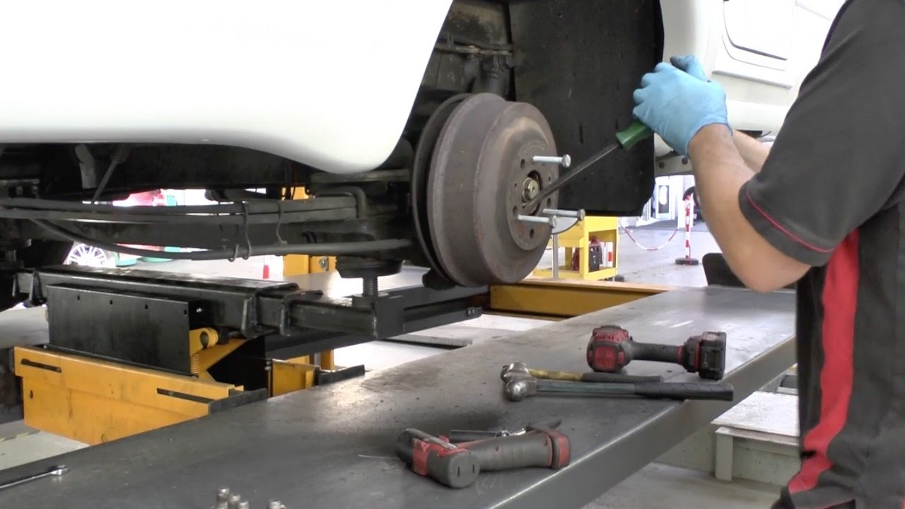 Fiat Ducato 2006 Motor Home How to Remove Brake Drum with TQ1 mot centre Torquay