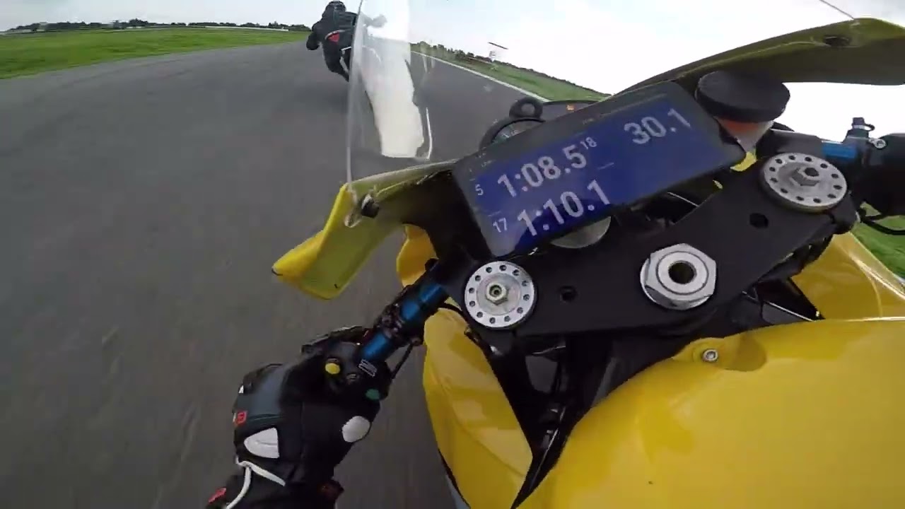 Yamaha R6 2021 on the limits at cyprus track achna speedway