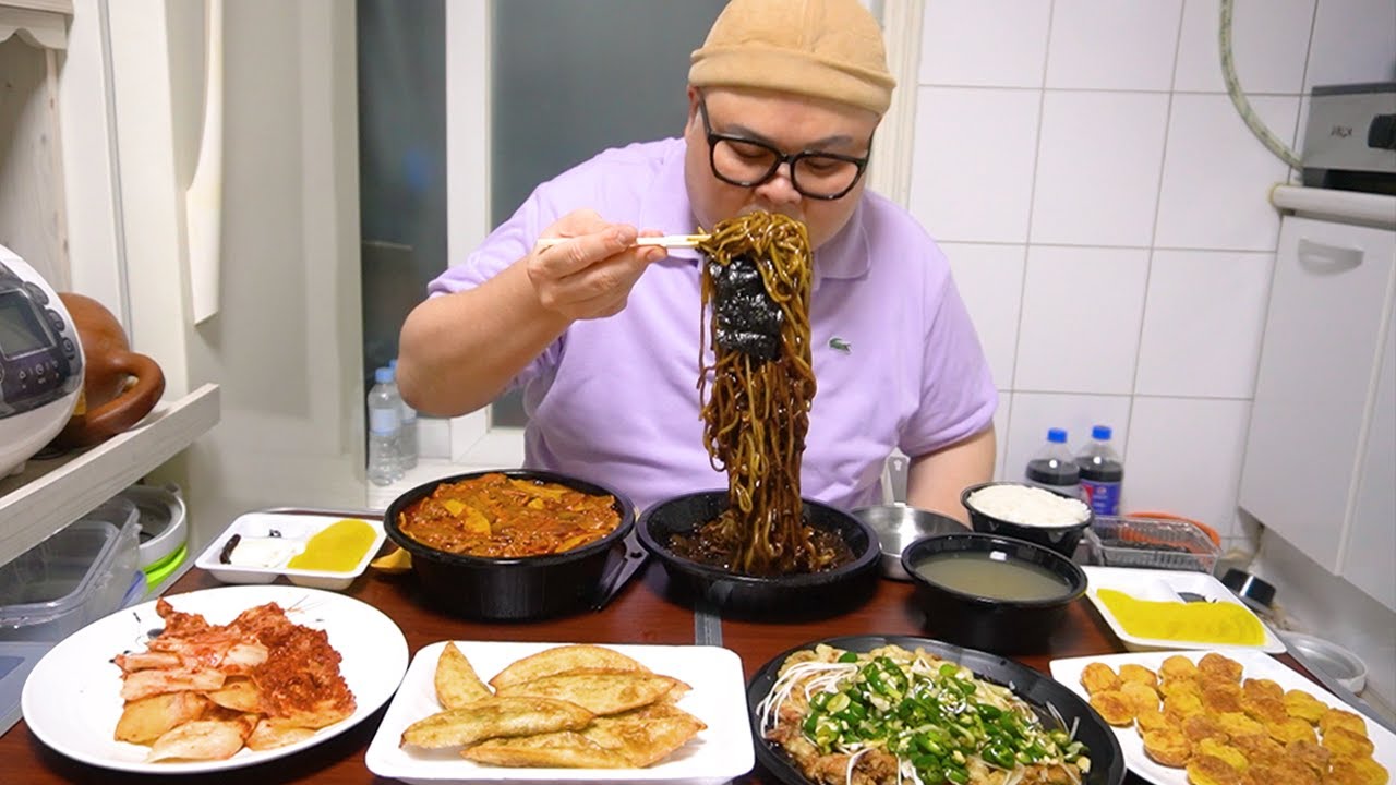 아파도 난 짜짱면과 짬뽕을 먹는다│어쩔 수 없는 본능의 남자!! Black bean Noodle Mukbang Eatingshow