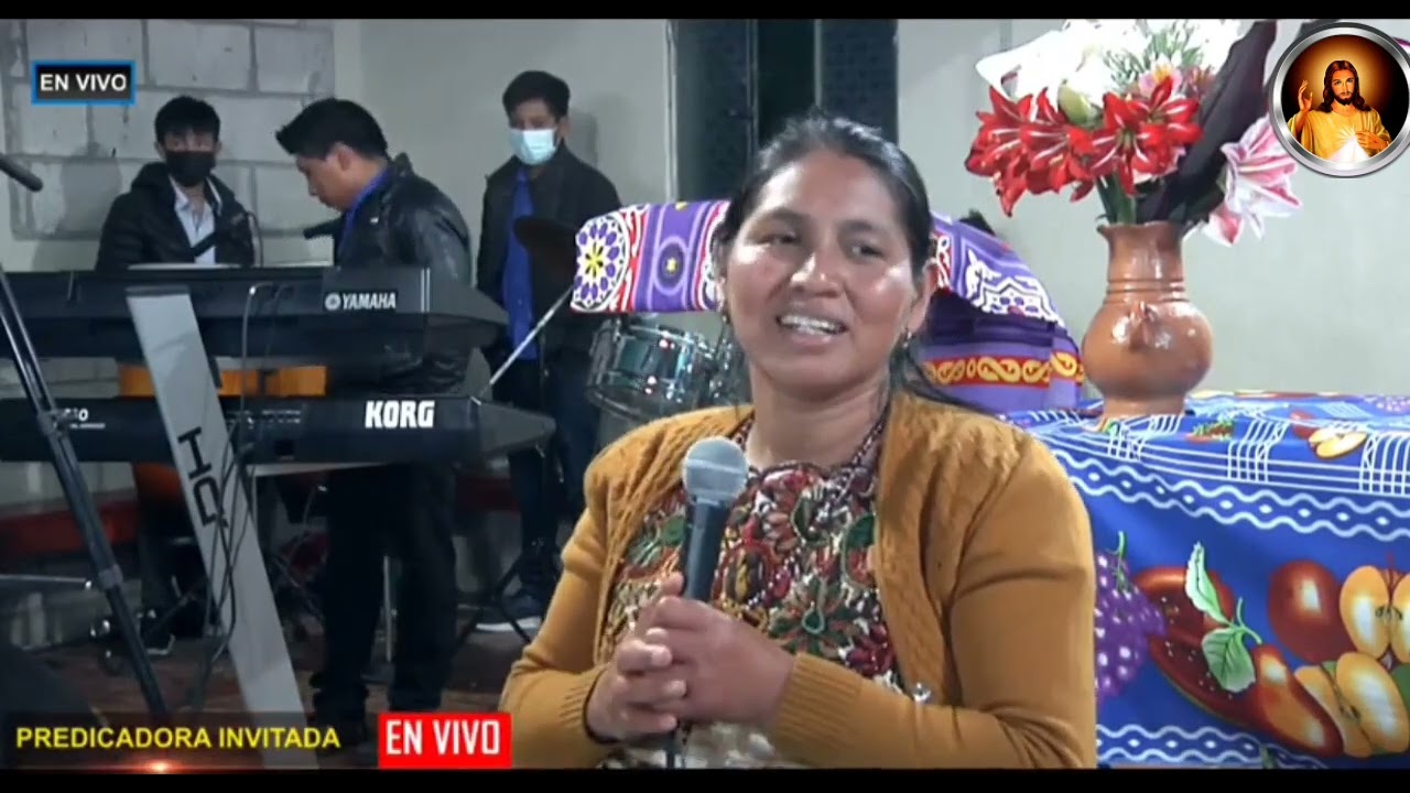 PREDICADORA CATOLICA ELIZA LOPEZ CANTANDO UNOS CANTOS JUNTO A ANITA PIRIR BENDICIONES