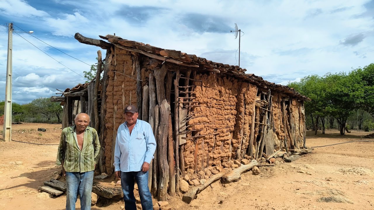 Fui visitar seu Luiz o senhor de 80 anos que mora em casa de taipa@EdmarSilvaRealizandoSonhos 