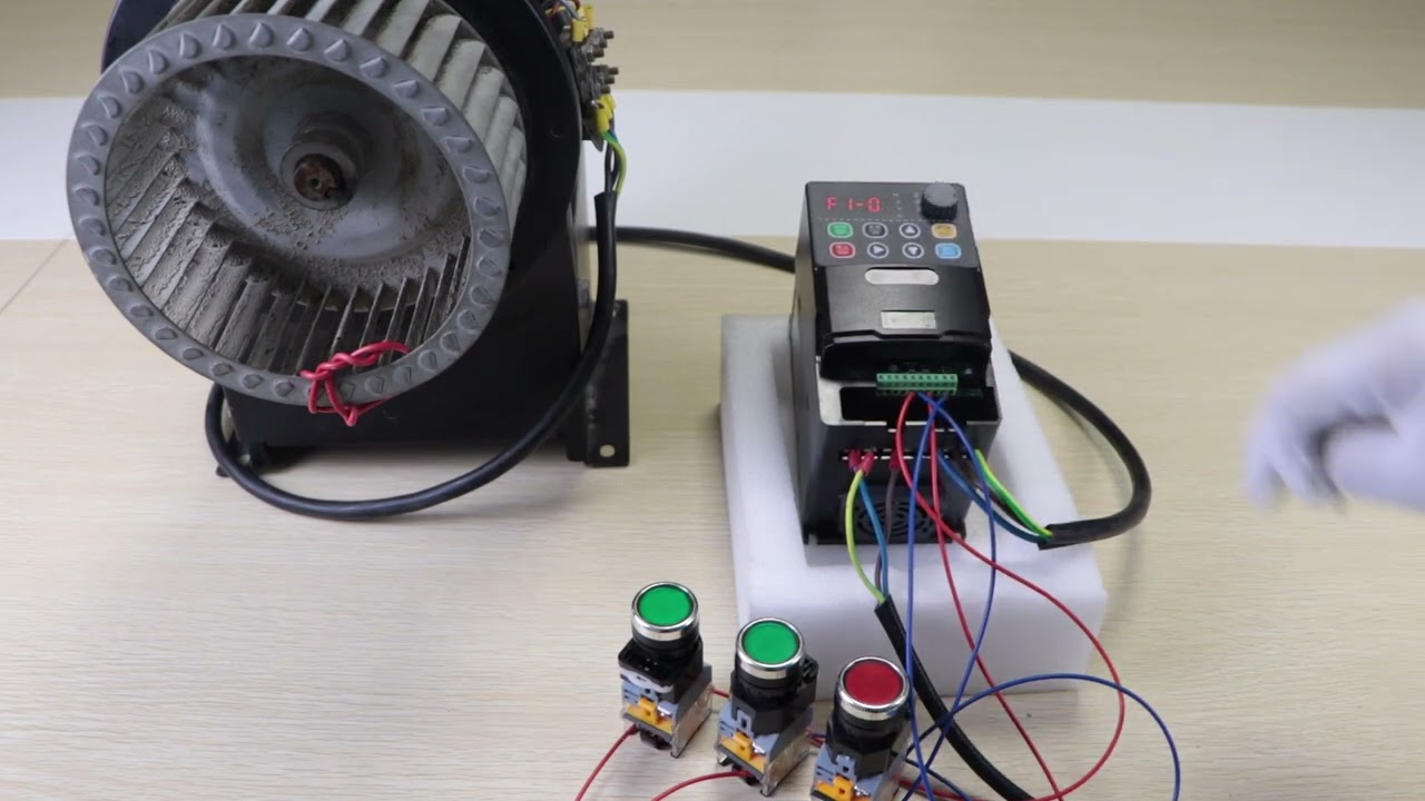 M-driver 900 series inverters run by external terminals #variablefrequencydrives #variador