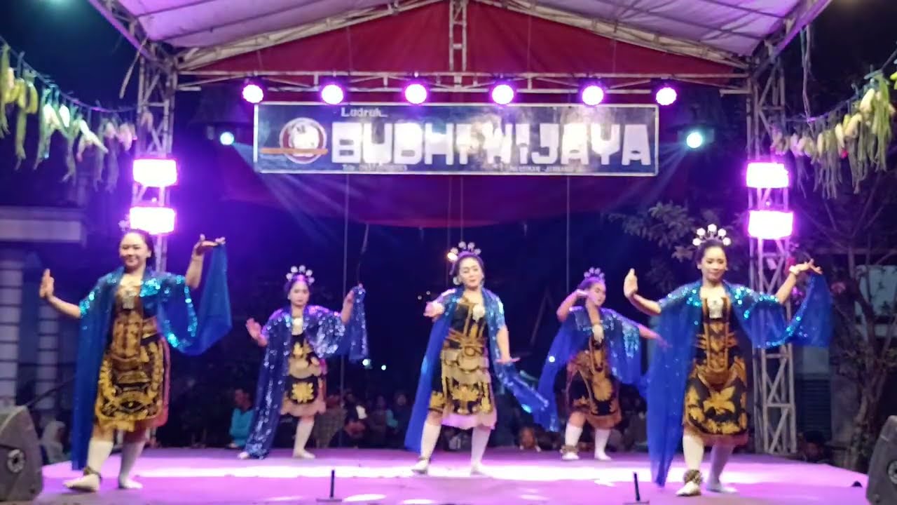 Tari Remo Gaya Putri Ludruk Budhi Wijaya - Dsn Patung Pungging Mojokerto. 
