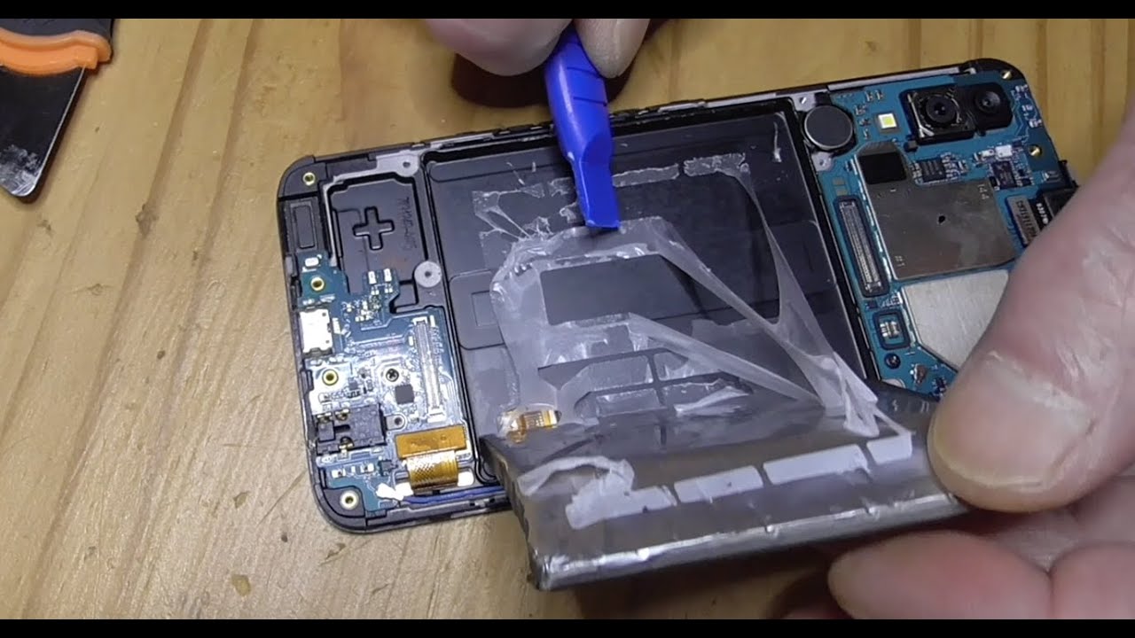 Samsung A40 läd nicht mehr Smartphone öffnen Akku tauschen