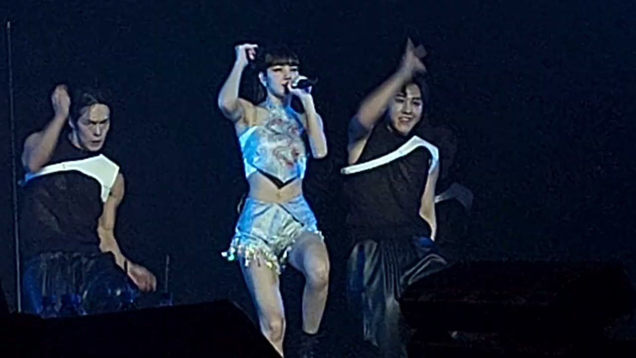 Blackpink (live)- Lisa (Lalisa, Money), Newark, NJ, Prudential Center, 11-15-2022
