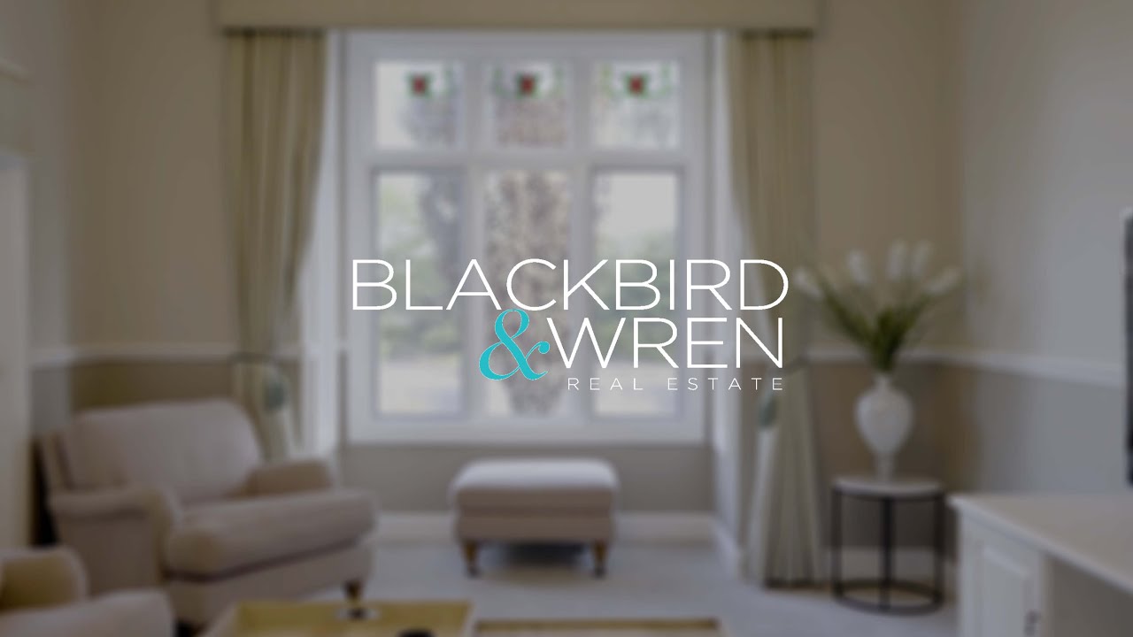 Blackbird & Wren Presents - Unforgettable Harkaway Magnificence - 1 The Village Green Sunbury