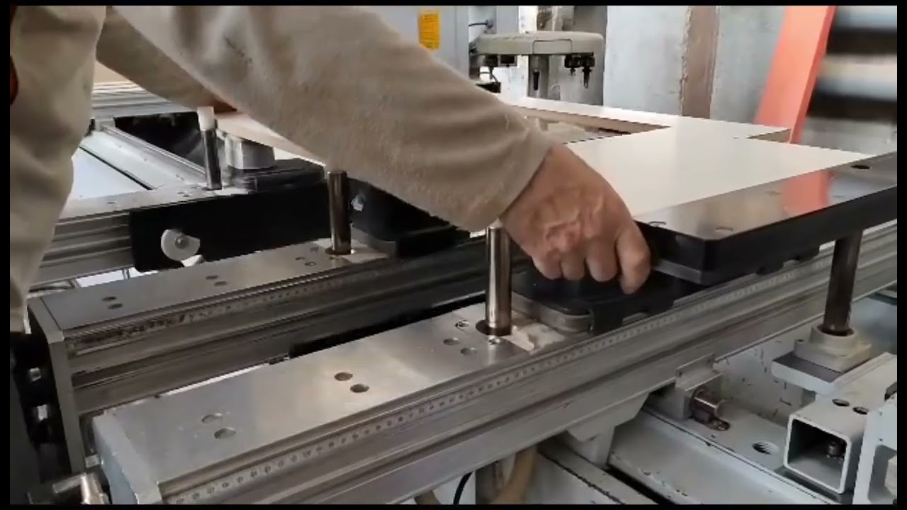 Application of Suction Cups on Woodworking CNC machine #cnc #suctioncup #woodworkingmachinery