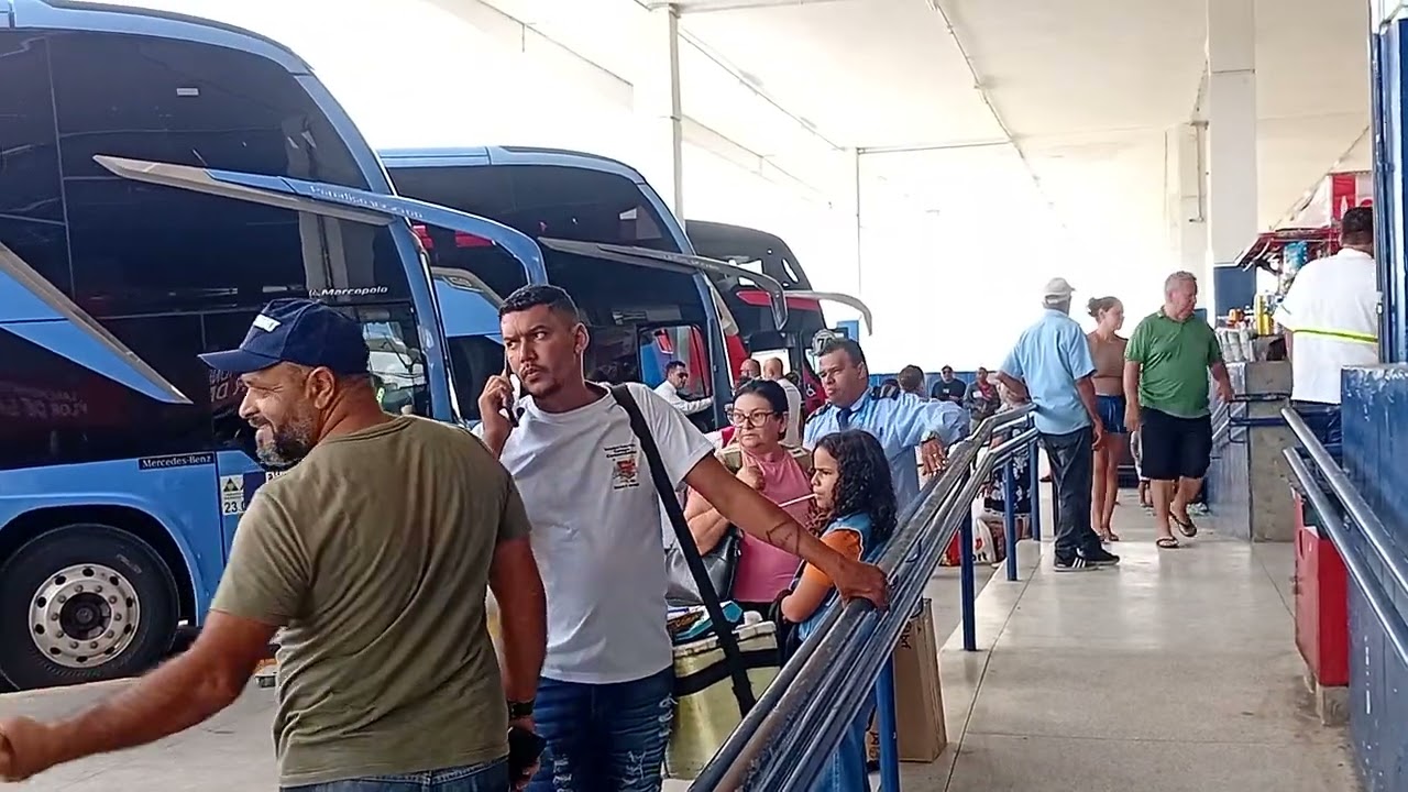 Conferindo o movimento na rodoviária de Caruaru neste sábado de carnaval