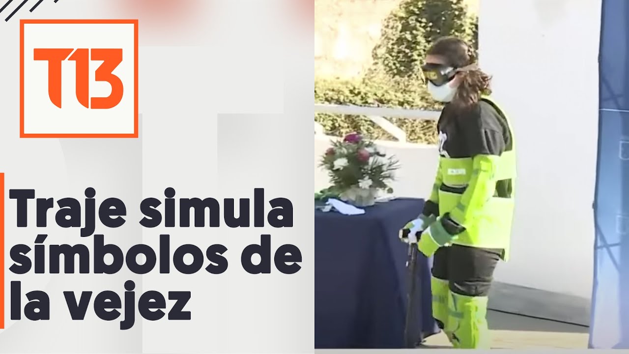 Estudiantes experimentan con traje que simula símbolos de la vejez