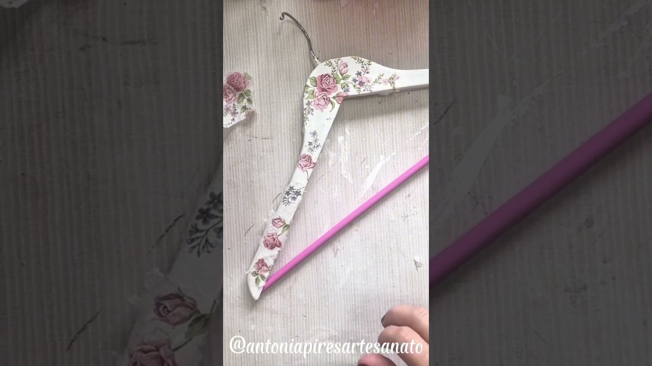 DIY Como transformar um cabide em porta colares #diy 