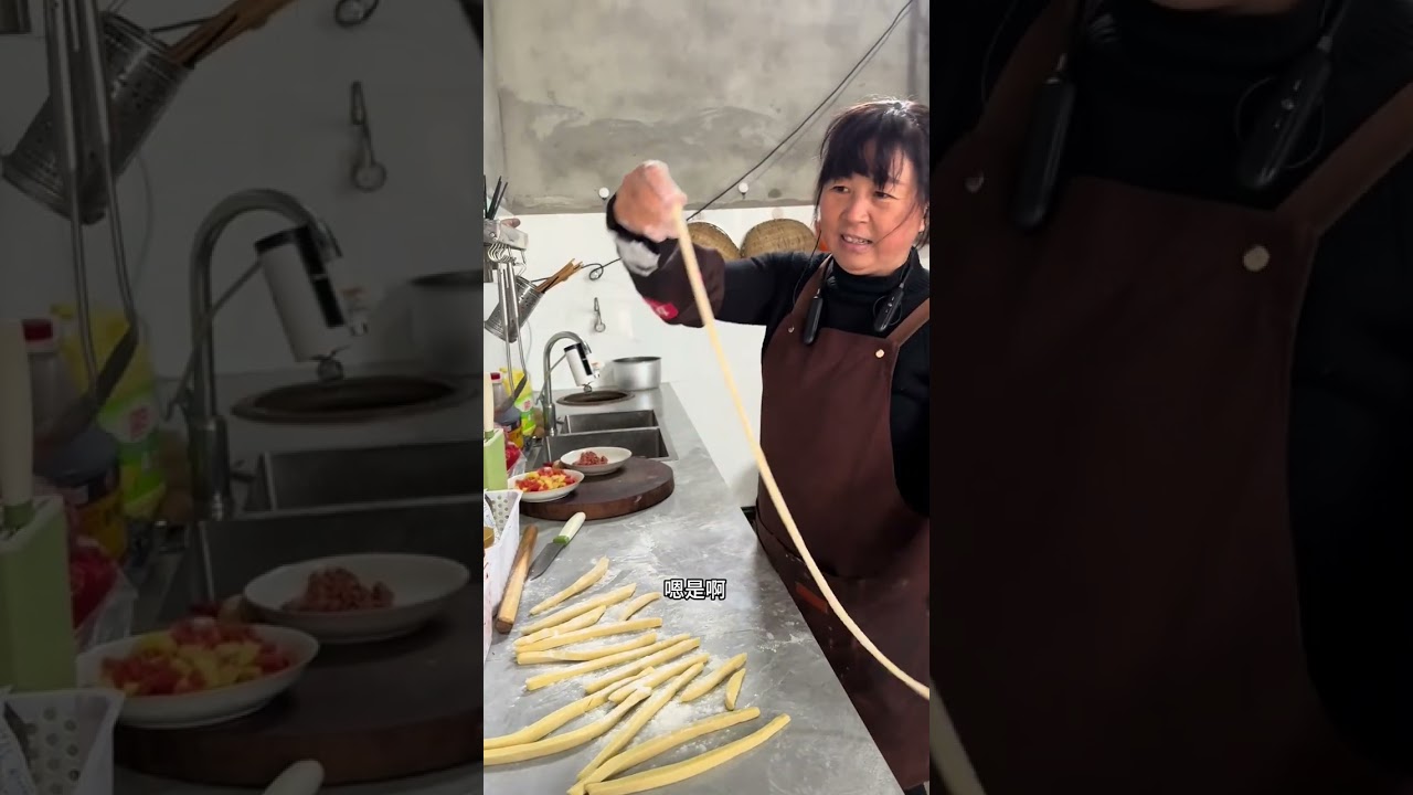 今天中午婆婆做的炒面疙瘩 从来没吃过，炒面疙瘩是哪个地方的特产#记录真实生活 #农村生活 #面疙瘩 #我的乡村生活 #远嫁