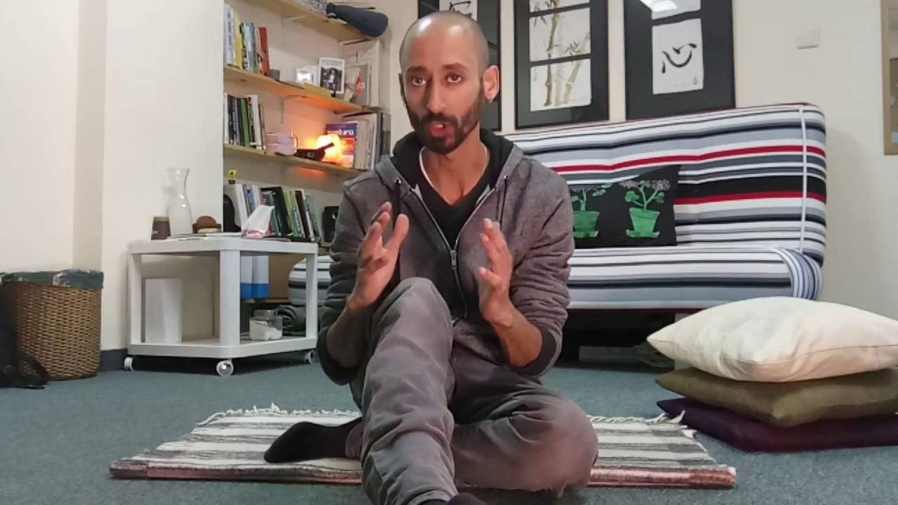 תנוחות מדיטציה מצוינות - ישיבה מזרחית וישיבה על הברכיים