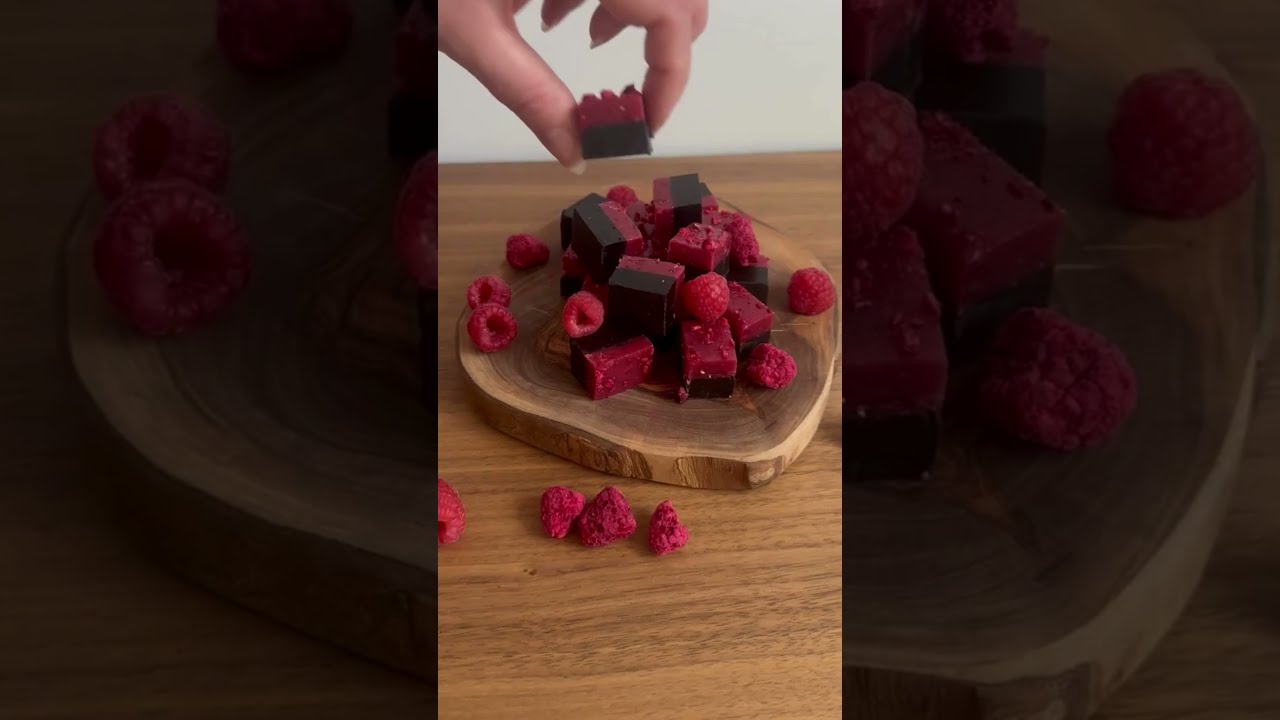 S&aring; g&ouml;r du hallon- och lakritsfudge &ndash; enkelt recept!