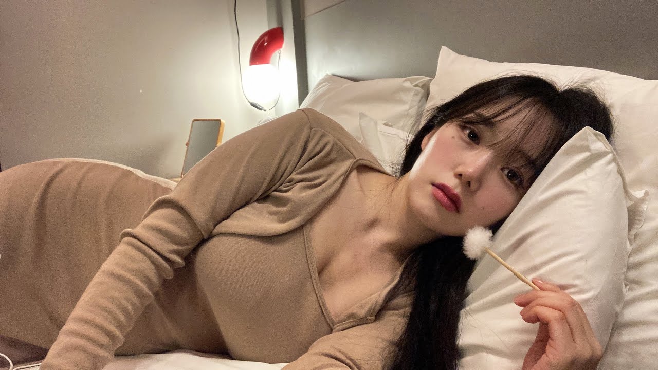 ASMR Твоя девушка помогает тебе уснуть😴 подруга ролевая играㅣGirl Friend Roleplay