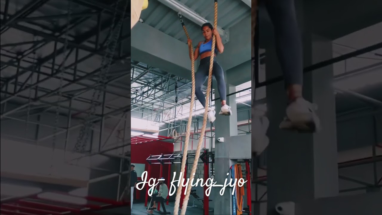 Rope climb #fit #fitness #ropeclimbing #fitgirl #workout #fullbodyworkout #bodyworkout #run #trend