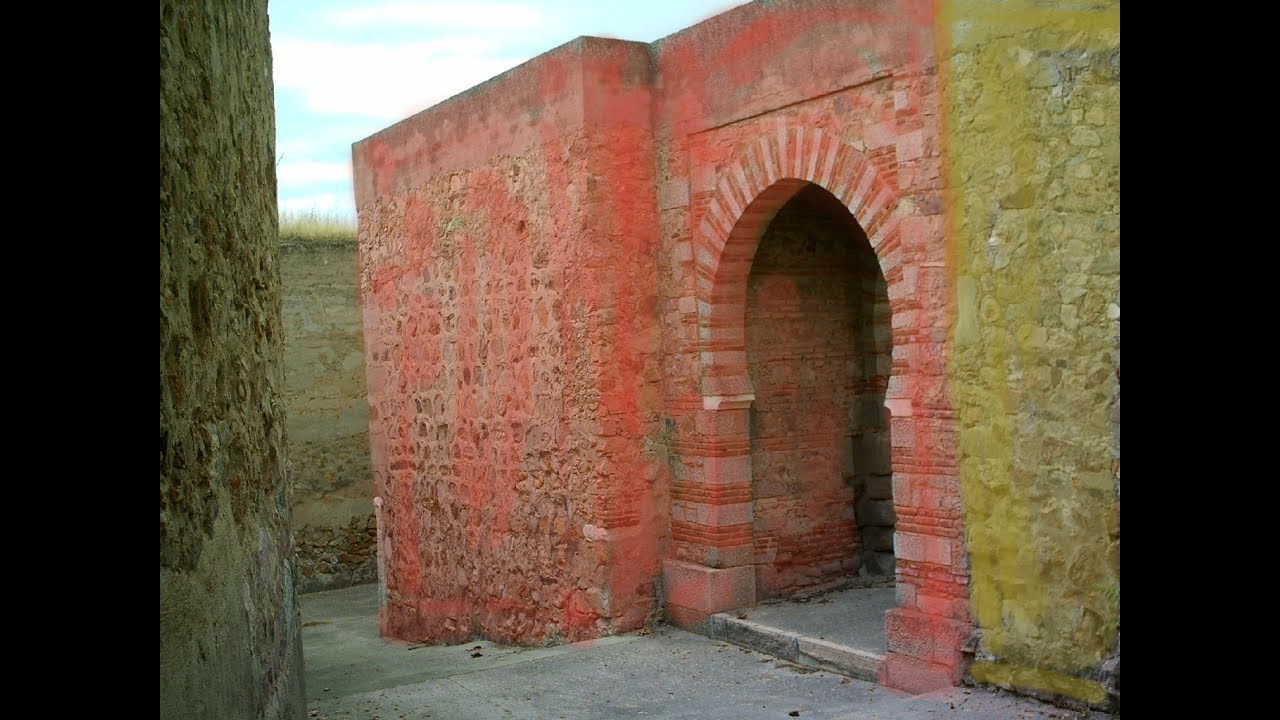 La evolución de la puerta de Yelves. Asociación Amigos de Badajoz.