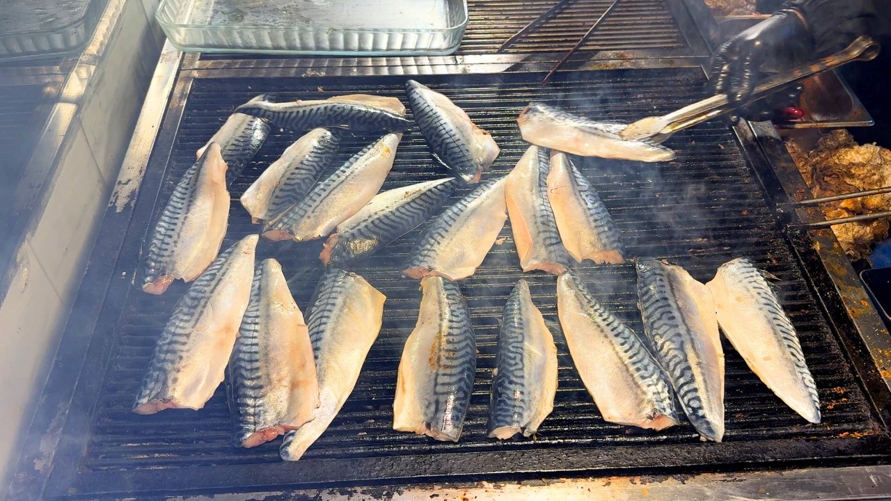 The MOST FAMOUS Fish Sandwich in Istanbul – ASMR Street Food Experience 🐟