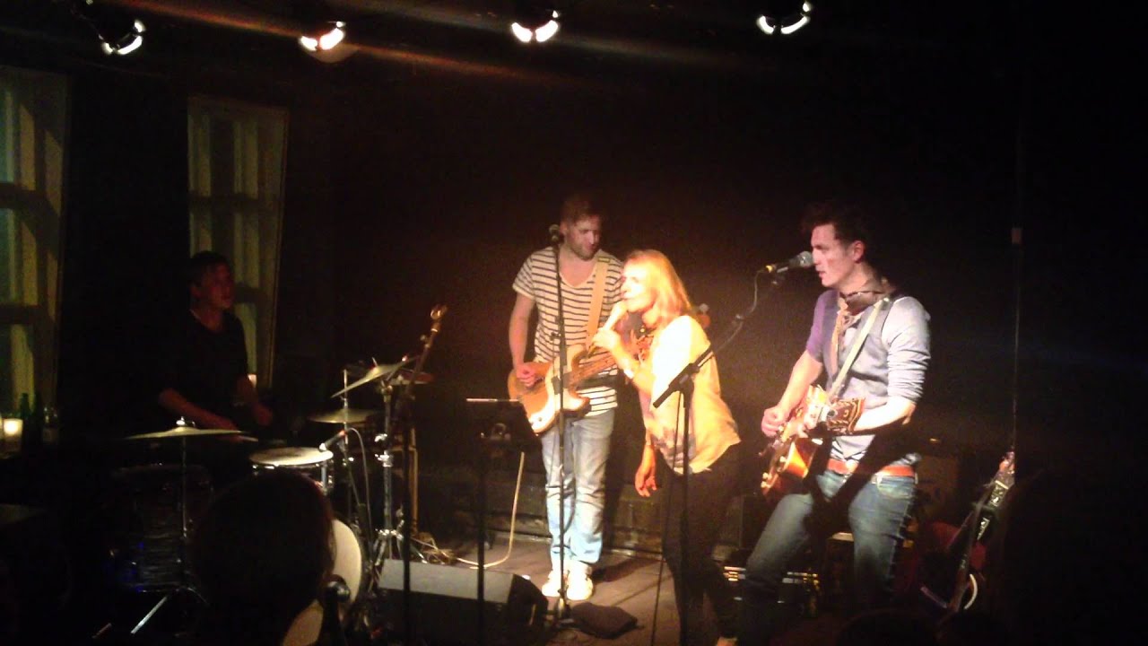 Tænder På Et Kys - Alberte Winding live @ Fatter Eskil