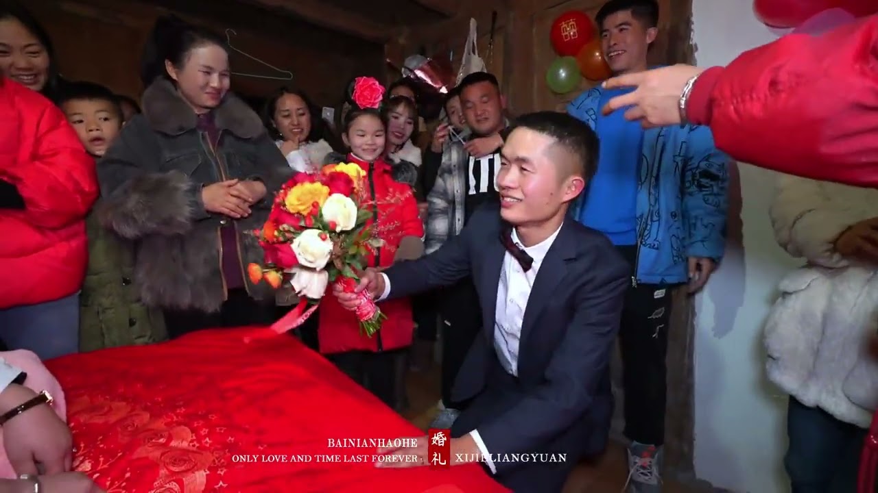 又是让人羡慕的一对新婚燕尔，从学堂到婚姻殿堂，祝你们婚姻幸福万年长#贵州美好推荐官 #婚礼跟拍 #黔乡有景有三