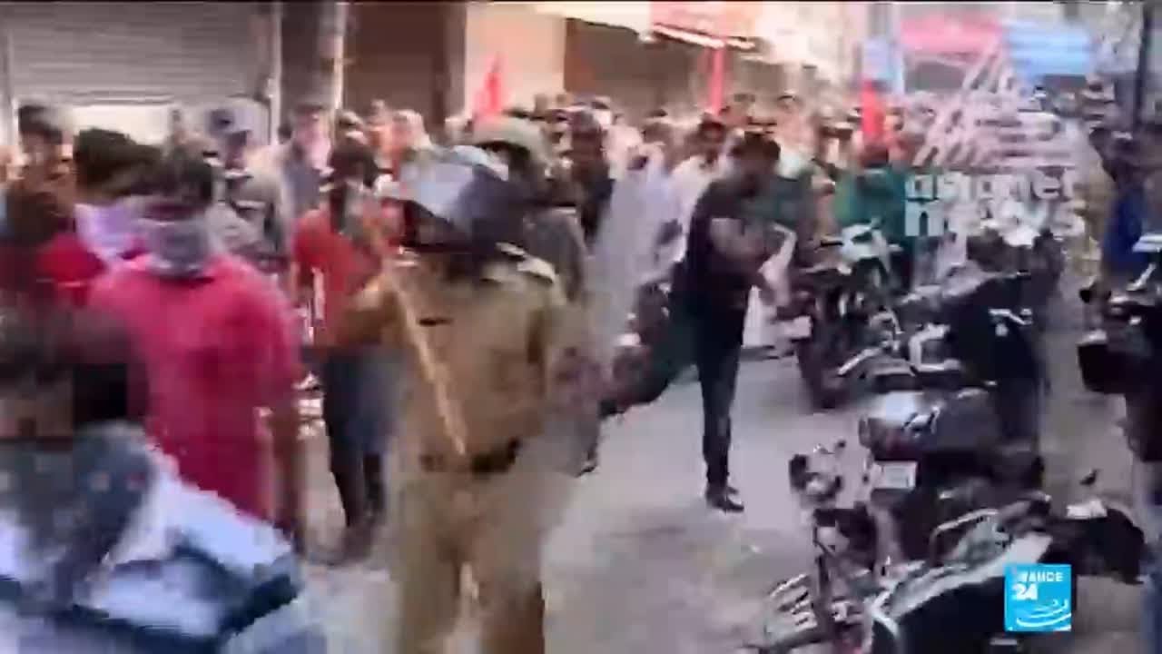 India Sabarimala temple: A state of chaos after a second straight day of violent protests