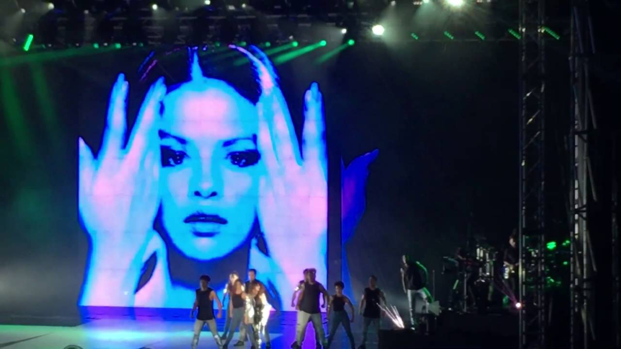 Selena Gomez - Revival (Remix) - Revival Tour Malaysia 25.07.16