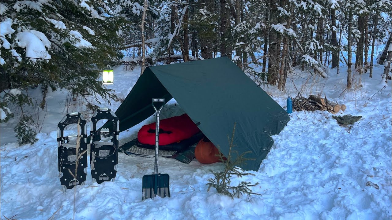 CAMPING IN COLD WEATHER WITH A TARP SHELTER -9c⛺️