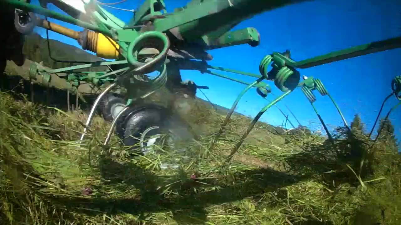 Vändning tedding med STOLL hövändare & Valtra N123