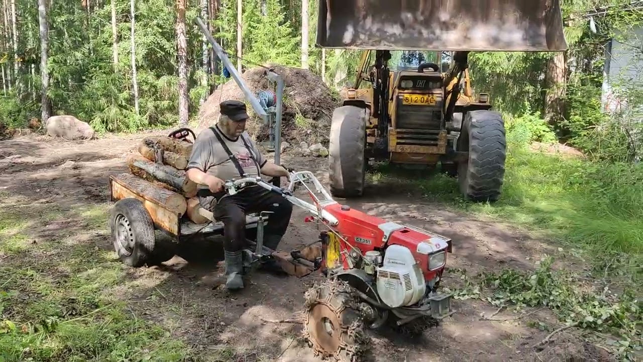 80 years old driving heavy woodload with Mitsubishi CT351 / 80 vuotias ajaa puita metsästä Mitsulla