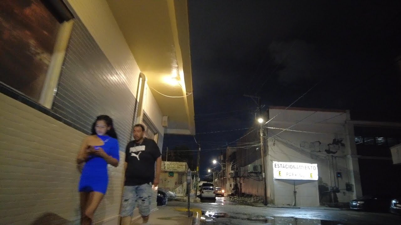 WALKING IN JUAREZ MEXICO LATE AT NIGHT