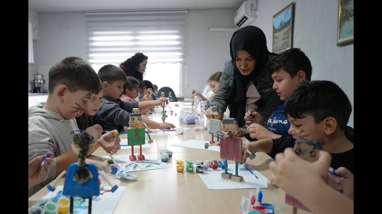 Başkan Akın’ın Yarıyıl Armağanı Çocukları da Aileleri de Sevindirdi