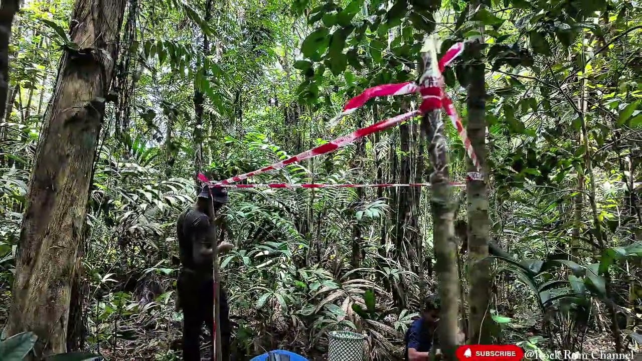 Memeriksa perantaraan tanah dengan tanah orang lain di sungai yong kapit