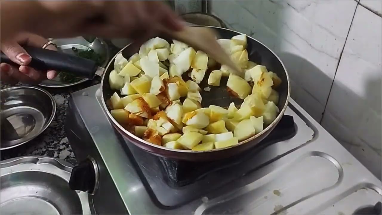  Aloo Ki Sabzi | Simple & Tasty Potato Curry
