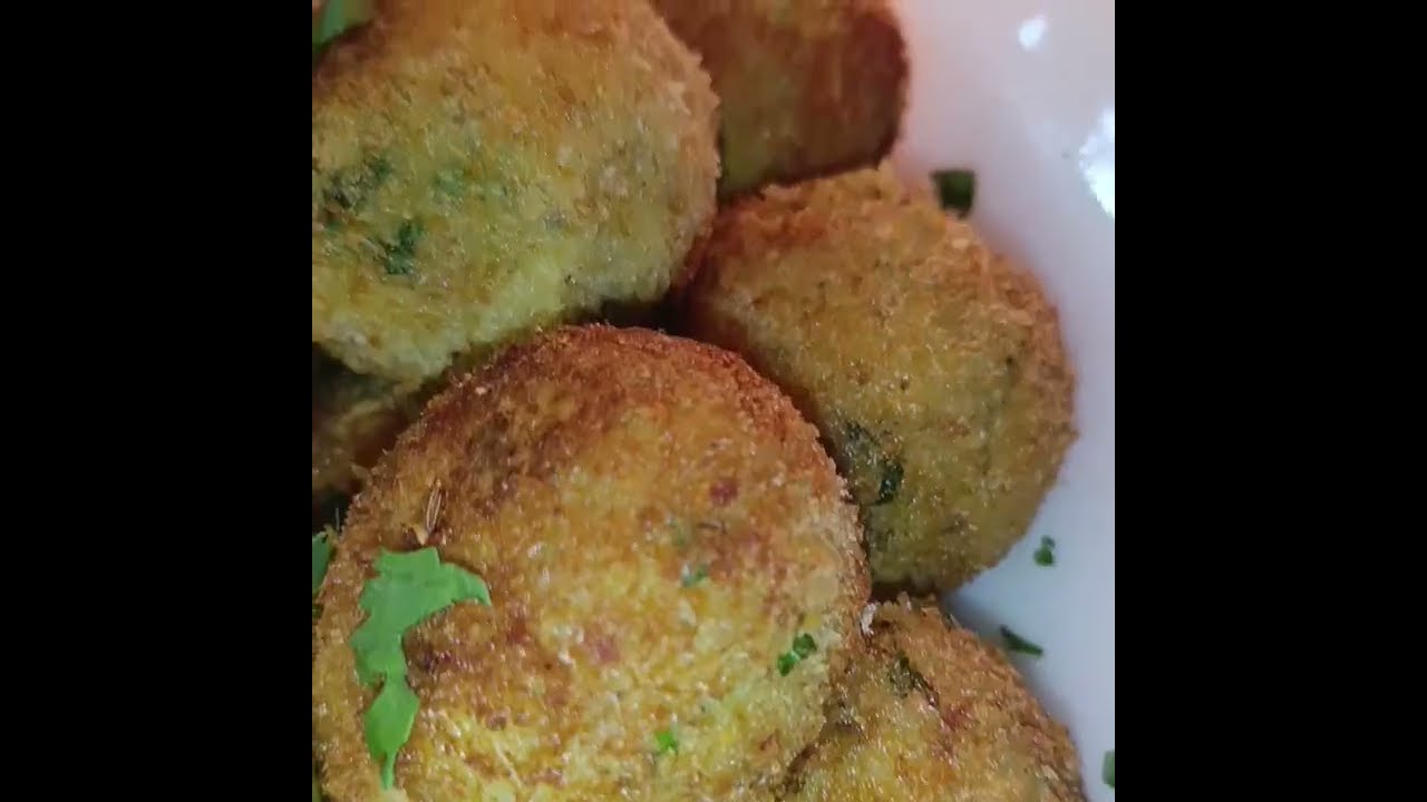 Potato cheese bolls recipe by iqra's kitchen|Potato cheese bolls recipe...