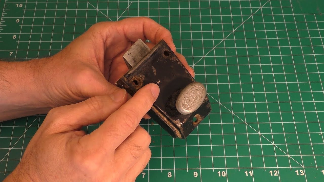 Antique Rim Night Latch (No Snib) – How This Lock Works