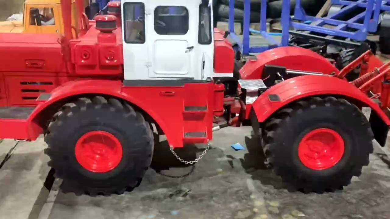 приехал трактор на обслуживание на замену заднего моста на обслуживание задней навески замена к 710м