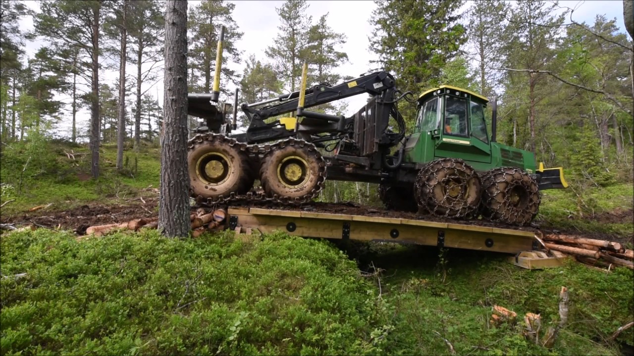 Demonstrasjon av skogsbro på lokasjon