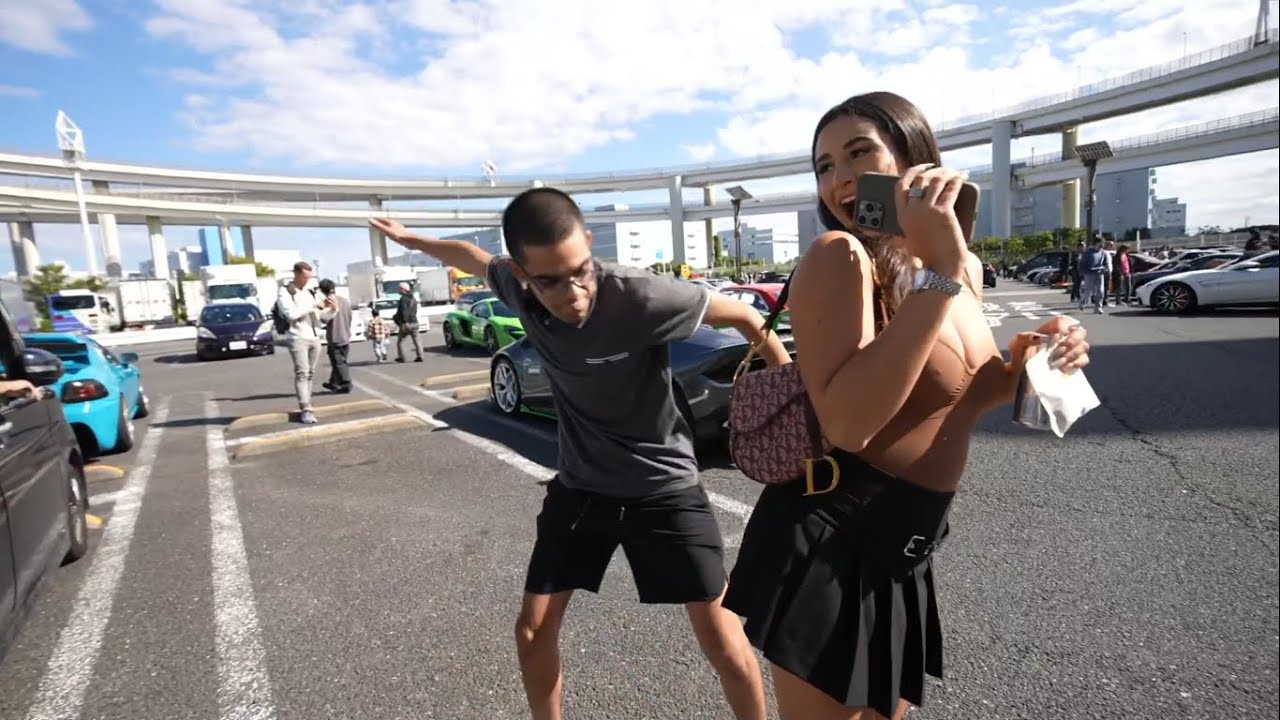 N3on Slaps Sam&rsquo;s ASS🍑🤣.