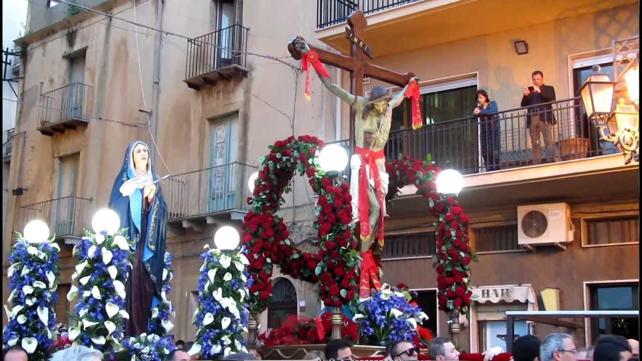 SETTIMANA SANTA 2012 A BUTERA CROCIFISSO E ADDOLORATA IN PIAZZA DANTE