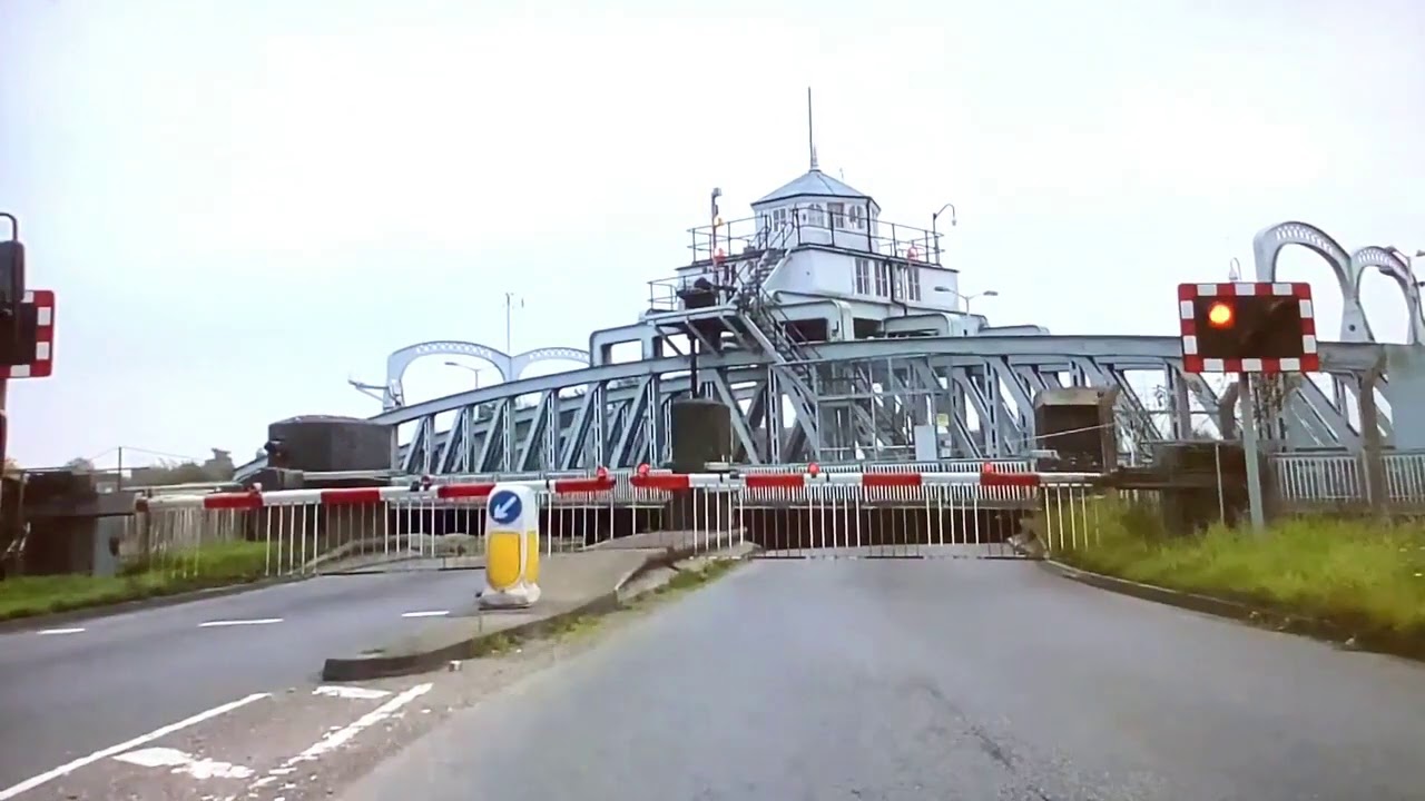 BEAUTIFUL SUTTON BRIDGE